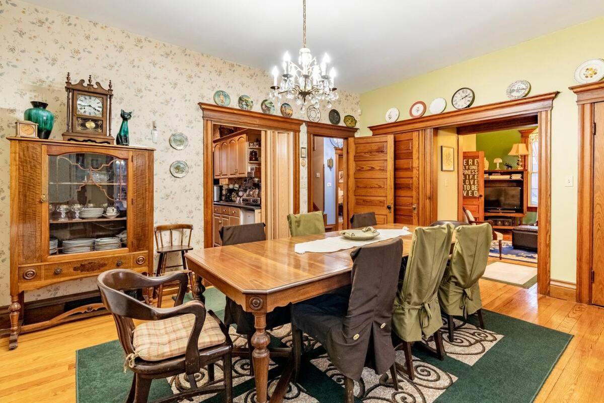 Bed & Breakfast Ye Olde Walkerville Bed & Breakfast Windsor