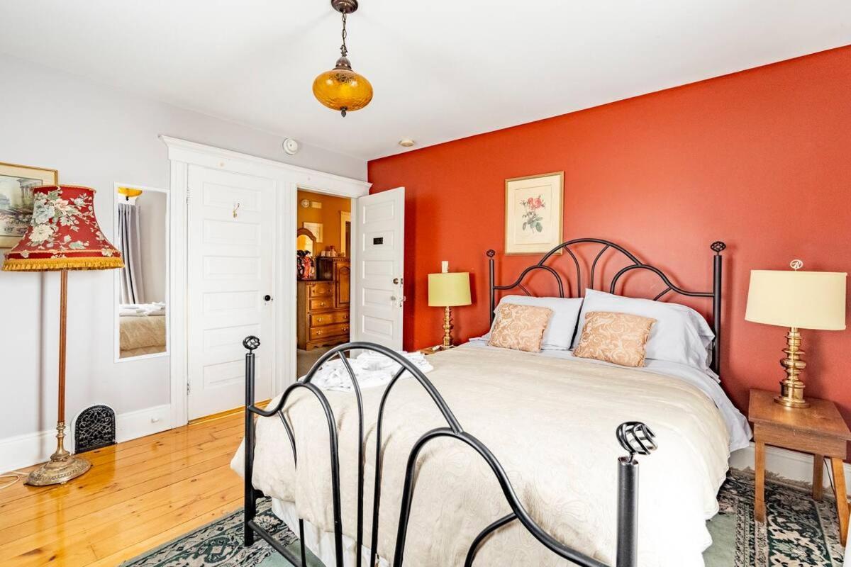 Ye Olde Walkerville Bed & Breakfast Windsor